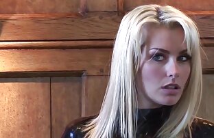 XXX busty chó cái fucked cứng trên ghế sofa phim xxx hd không che